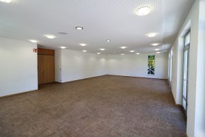 Kleiner Saal (90 qm) für bis zu 70 Personen