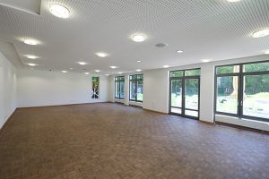 Kleiner Saal (90 qm) für bis zu 70 Personen