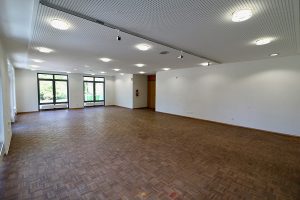 Kleiner Saal (90 qm) für bis zu 70 Personen