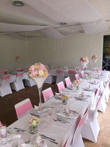 Kleiner Saal Waldheim Lindental für Hochzeit gestaltet