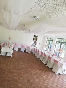 Kleiner Saal Waldheim Lindental für Hochzeit gestaltet